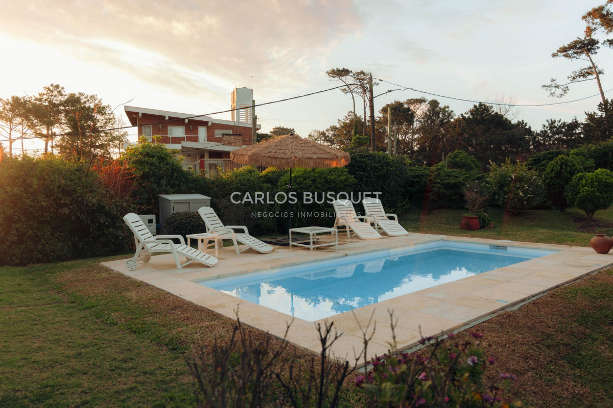 Casa ID.1400 - Hermosa casa en alquiler temporal playa mansa 4 dormitorios