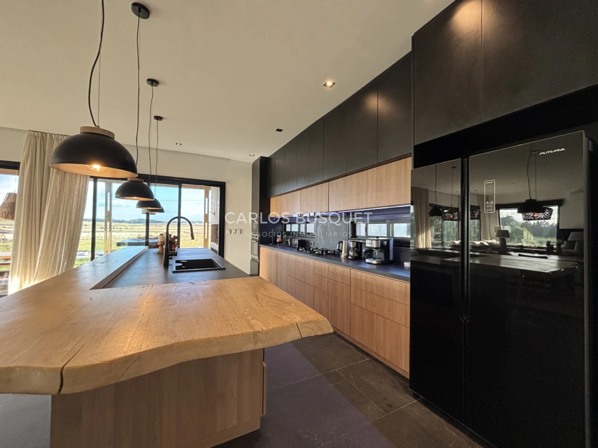 Casa ID.1296 - Chacra en alquiler temporal de 5 dormitorios, en Camino Medellin