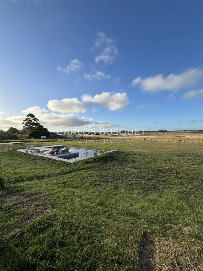 Casa ID.1296 - Chacra en alquiler temporal de 5 dormitorios, en Camino Medellin