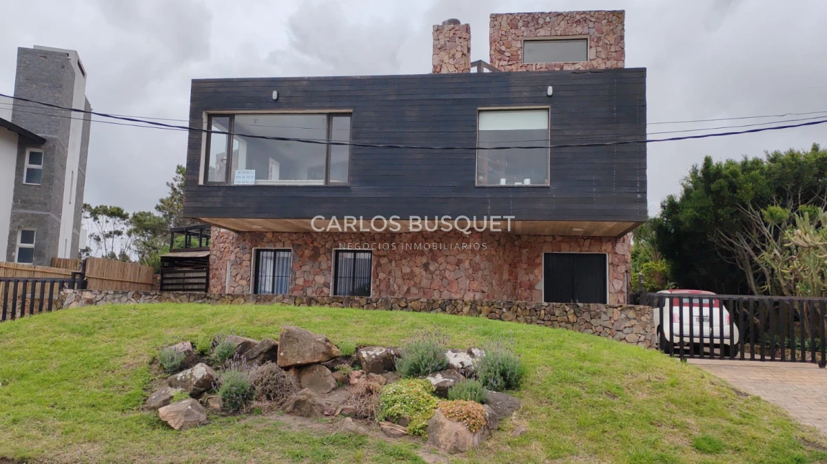 Casa ID.789 - Alquiler temporada casa de 5 dormitorios en playa Mansa.