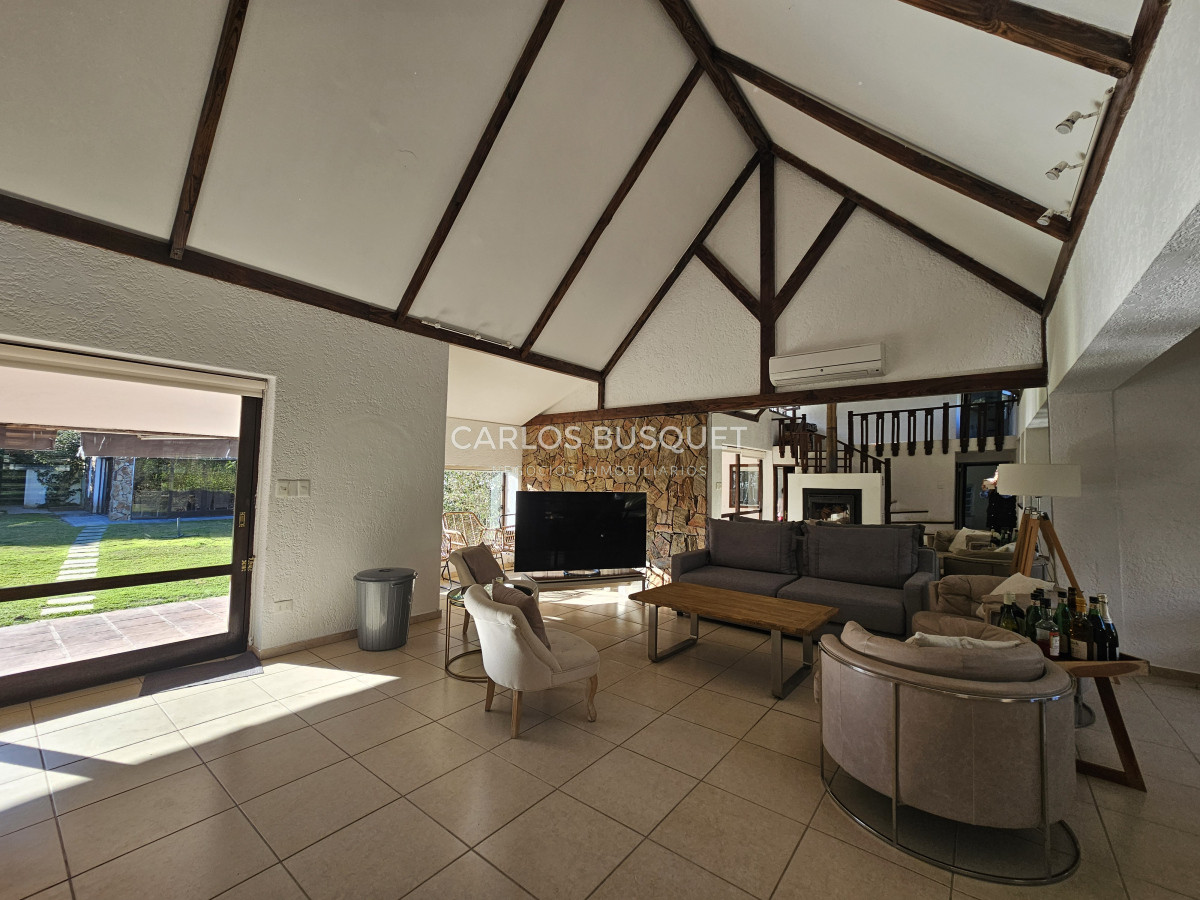 Casa ID.1306 - Espectacular casa en venta en Barrio Lugano Punta Del Este 4 dormitorios