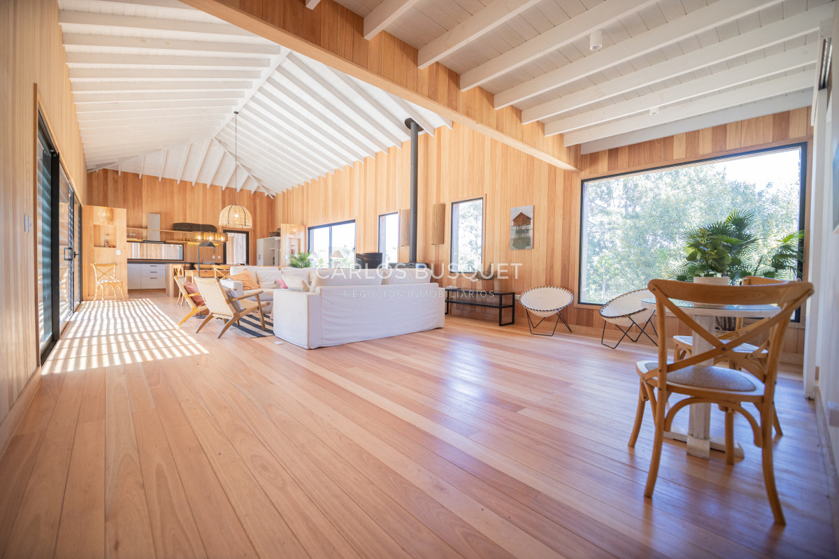 Casa ID.323 - Casa en venta de 4 dormitorios, en Jose Ignacio, Barrio Laguna Escondida