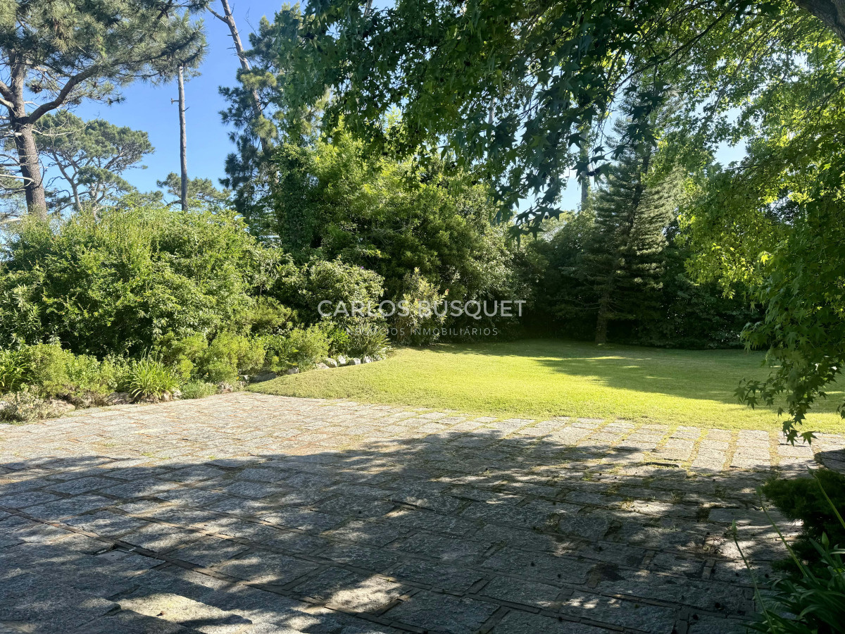 Casa ID.753 - Casa en venta de 6 dormitorios en Playa Mansa