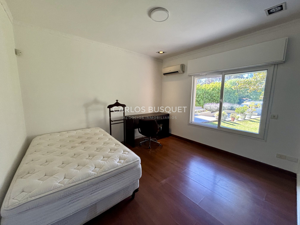 Casa ID.703 - Casa en alquiler temporal de 5 dormitorios en zona Cantegril