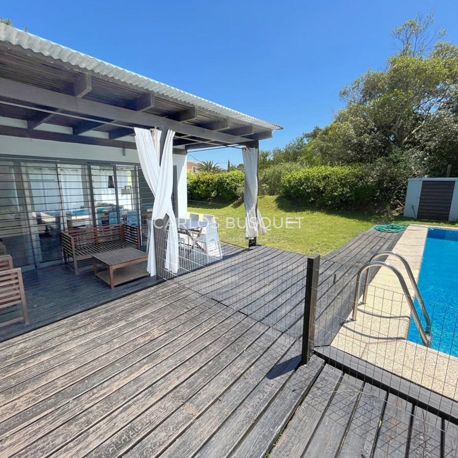 Casa ID.510 - Casa en venta, de 5 dormitorios en Rincón del Indio, Punta del Este.