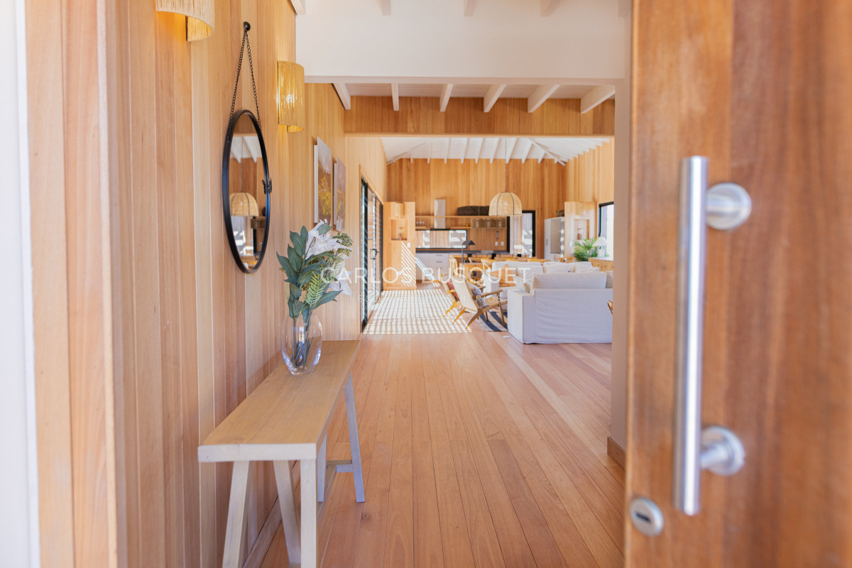 Casa ID.323 - Casa en venta de 4 dormitorios, en Jose Ignacio, Barrio Laguna Escondida