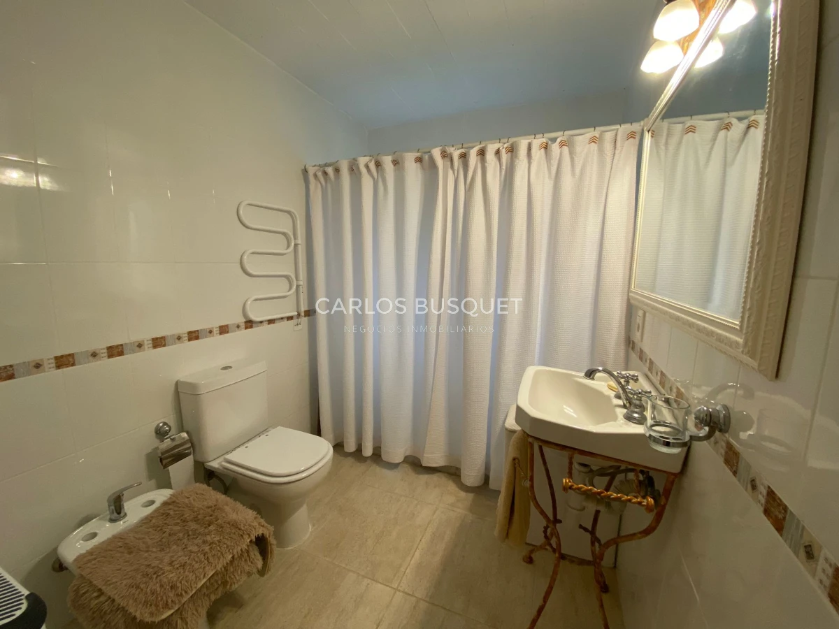 Casa ID.399 - Venta Chacra de 5 hectáreas con casa de 6 dormitorios, en Camino Medellin