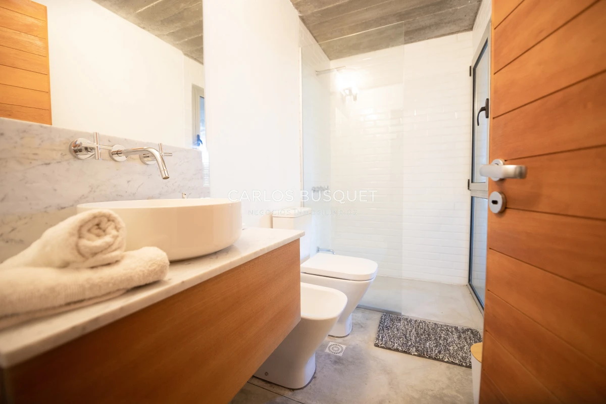Casa ID.244 - Casa en Venta, de 6 dormitorios, en Santa Monica, sobre el mar