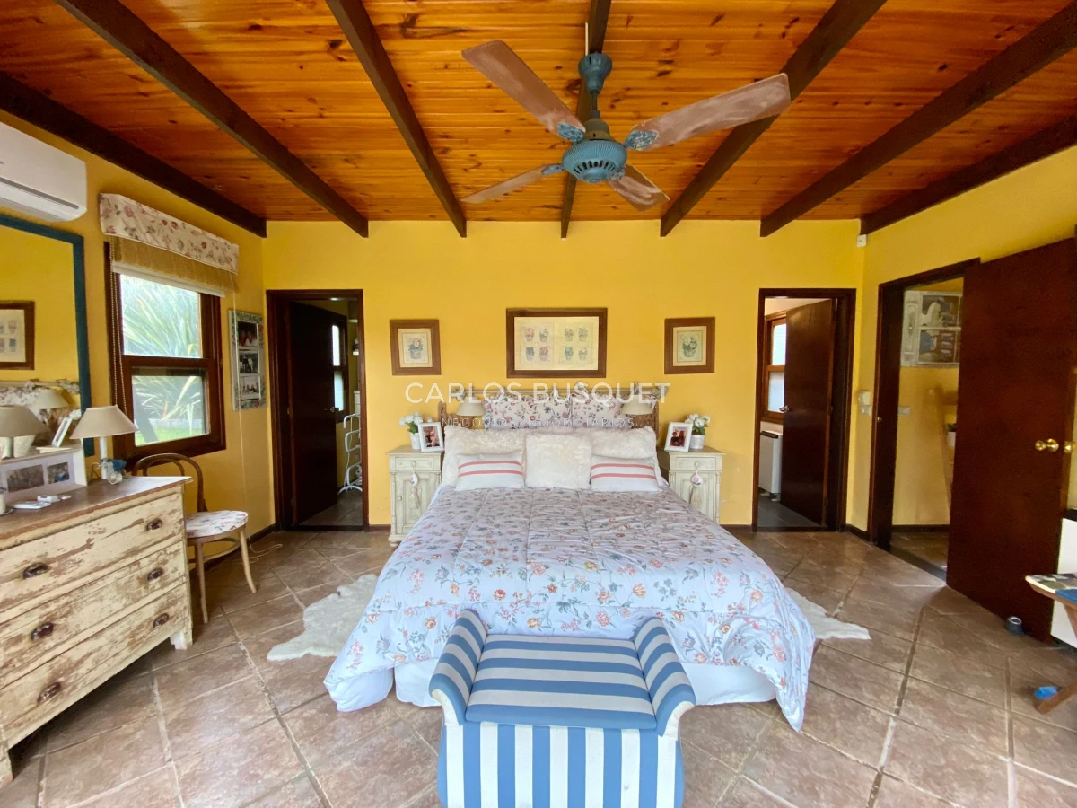 Casa ID.399 - Venta Chacra de 5 hectáreas con casa de 6 dormitorios, en Camino Medellin