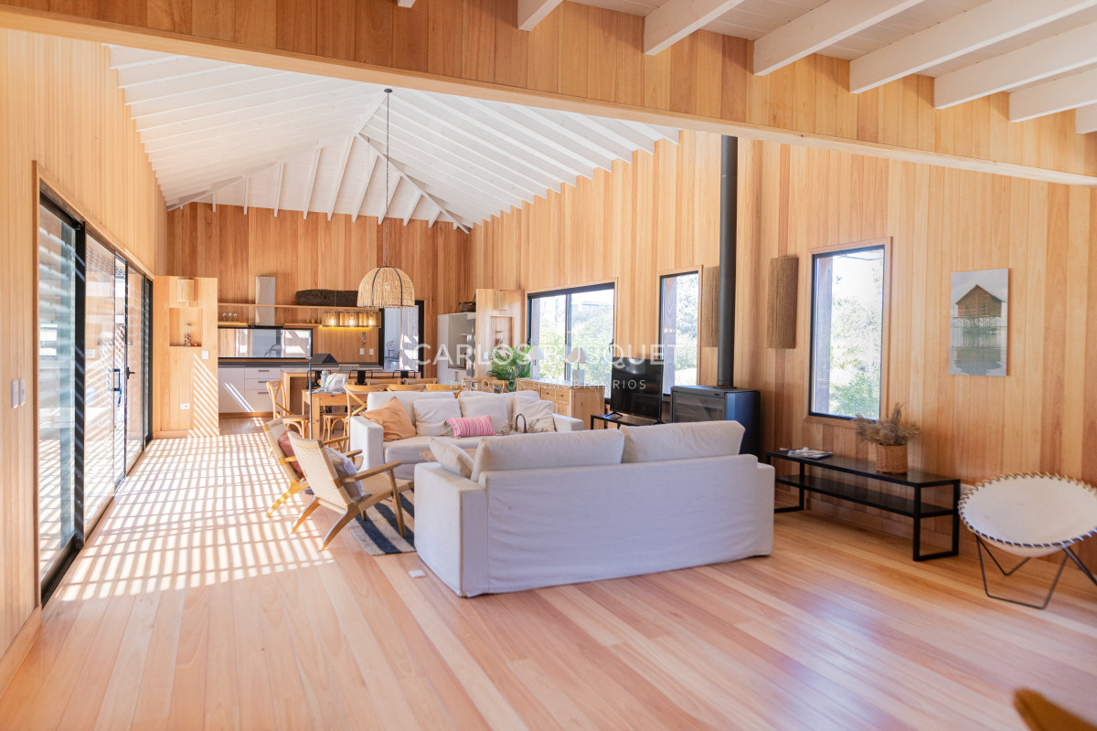 Casa ID.323 - Casa en venta de 4 dormitorios, en Jose Ignacio, Barrio Laguna Escondida