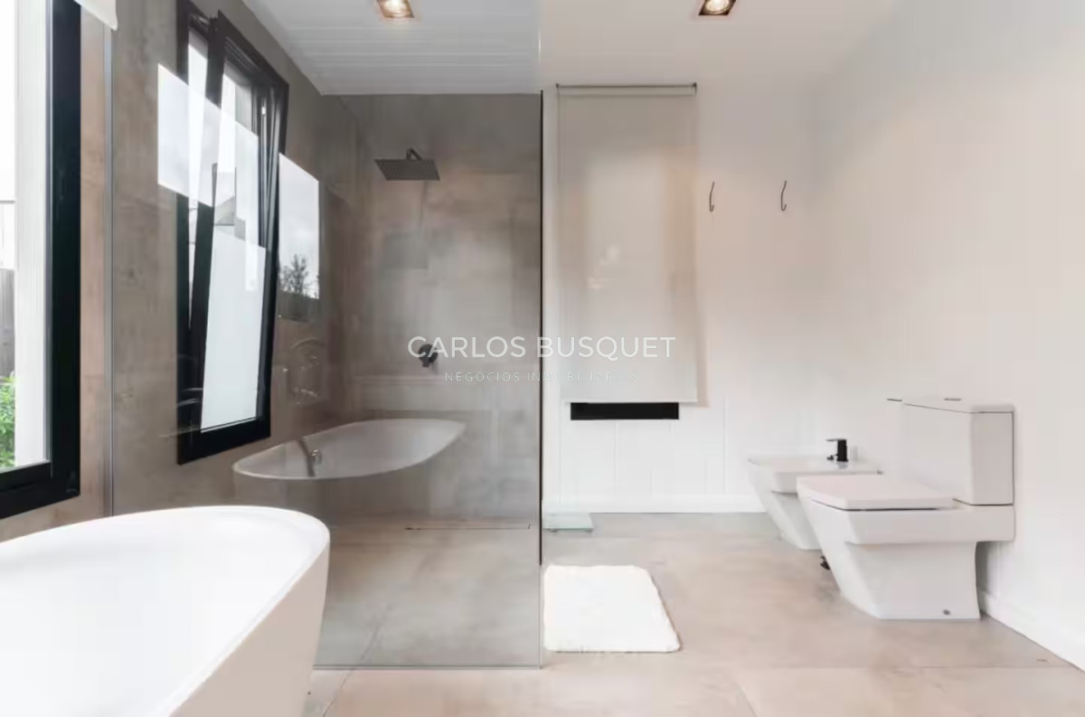 Casa ID.1366 - Casa en venta de 3 dormitorios en suite en La Juanita