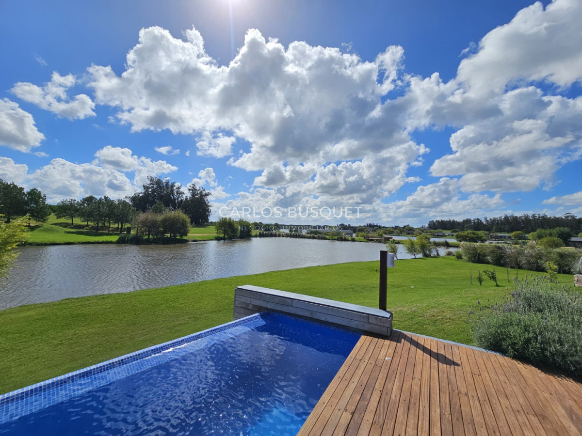 Casa ID.1620 - Venta casa de 4 dormitorios en Pueblo Mío, Manantiales 