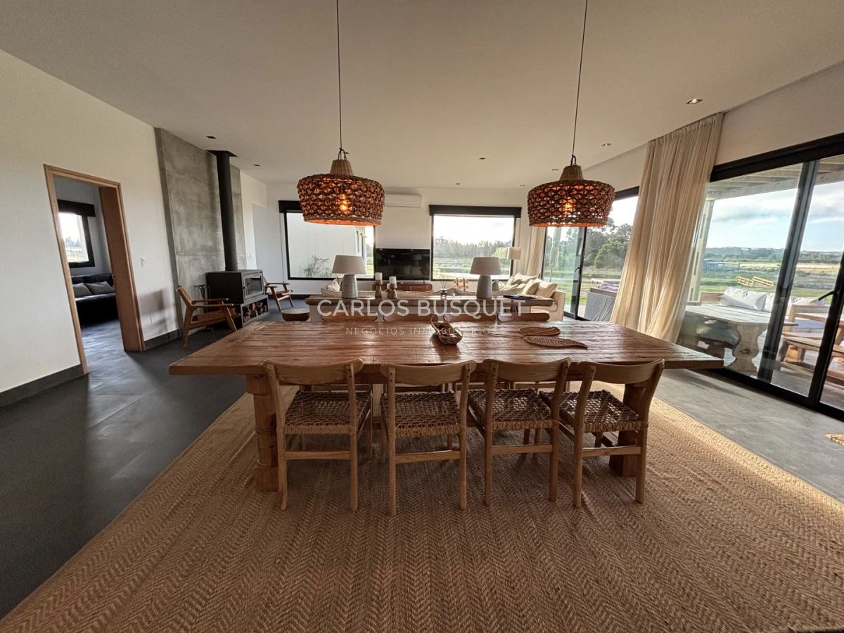 Casa ID.1296 - Chacra en alquiler temporal de 5 dormitorios, en Camino Medellin