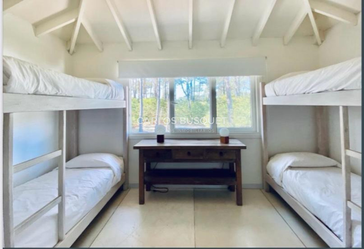Casa ID.1456 - Casa en venta de 5 dormitorios en suite en José Ignacio, Barrio Pinar del Faro
