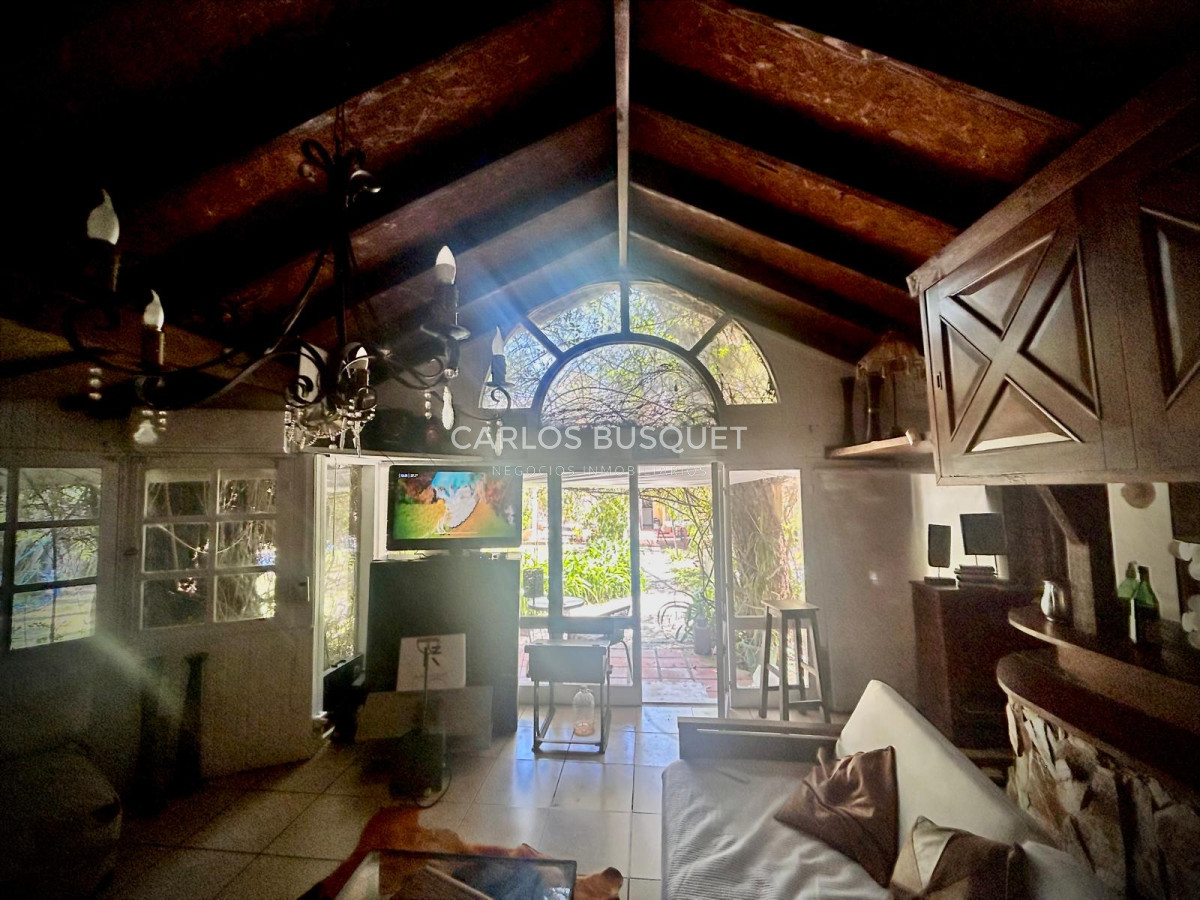 Casa ID.1071 - Casa en venta de 4 dormitorios en Pinares