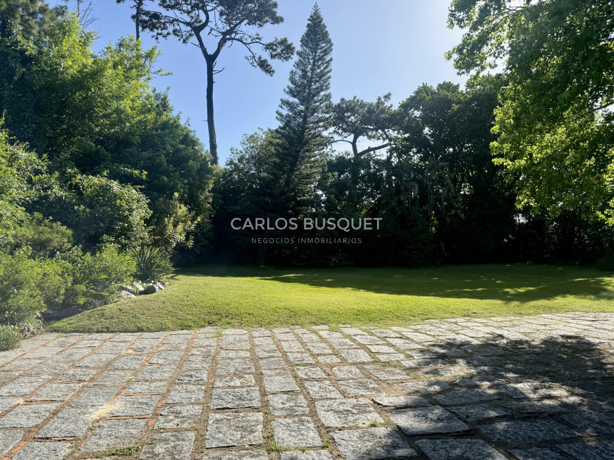 Casa ID.753 - Casa en venta de 6 dormitorios en Playa Mansa