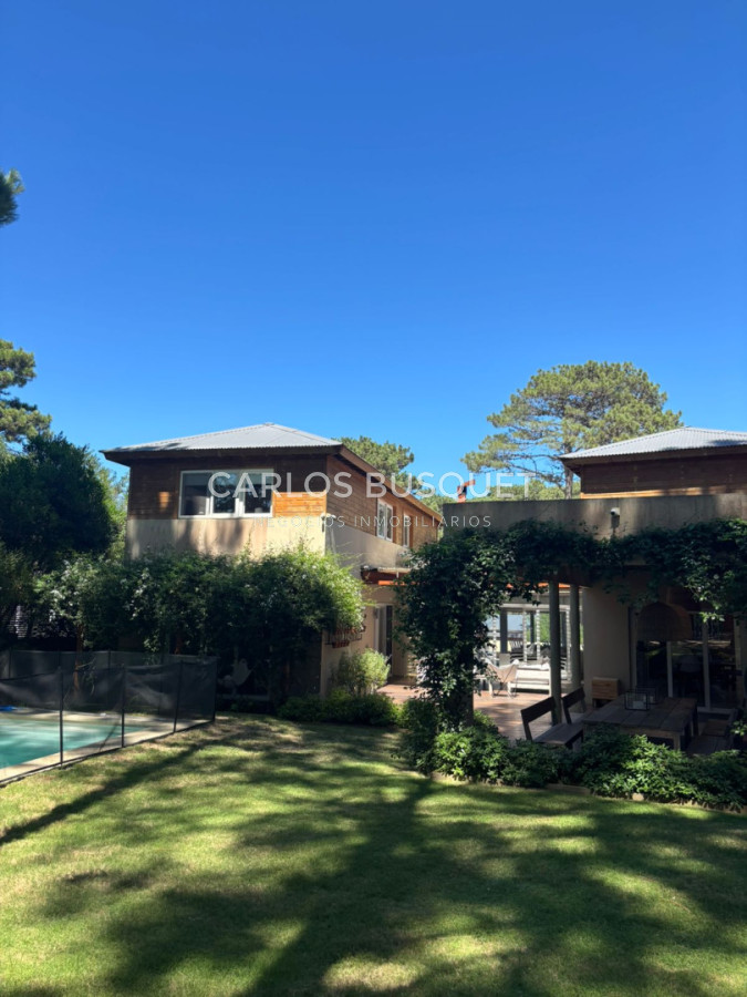 Casa ID.1456 - Casa en venta de 5 dormitorios en suite en José Ignacio, Barrio Pinar del Faro