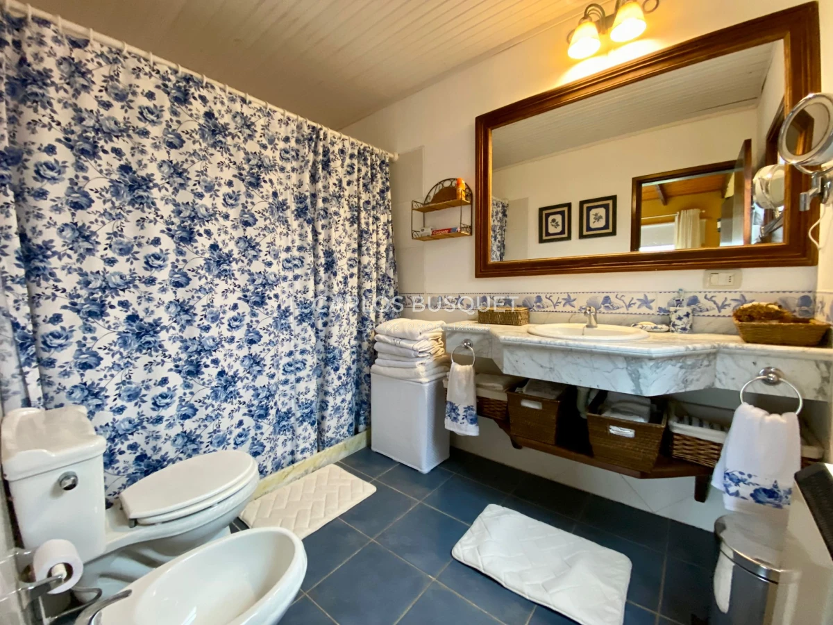 Casa ID.399 - Venta Chacra de 5 hectáreas con casa de 6 dormitorios, en Camino Medellin