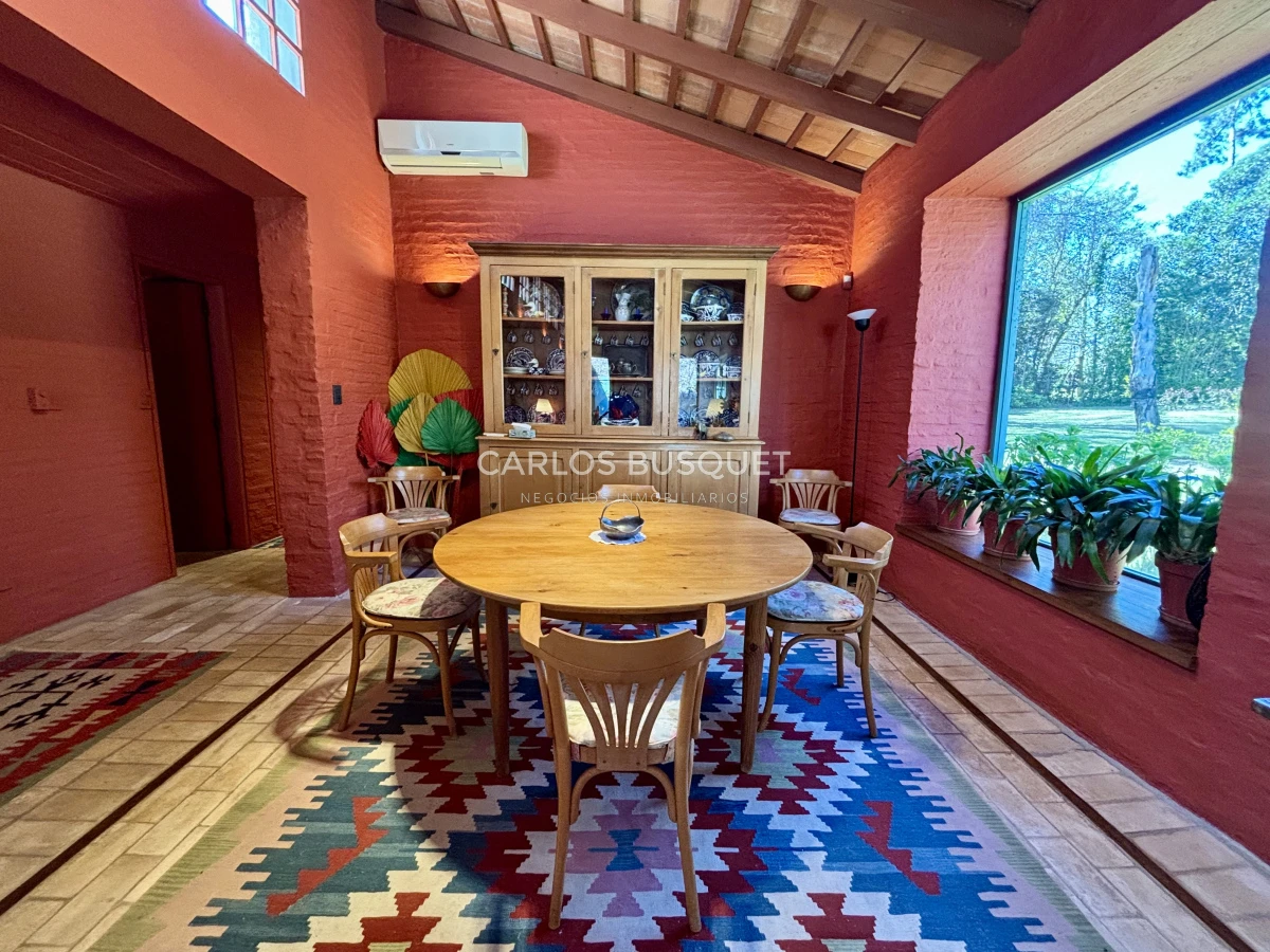 Casa ID.1311 - Venta casa de 5 dormitorios en barrio Golf, Punta del Este
