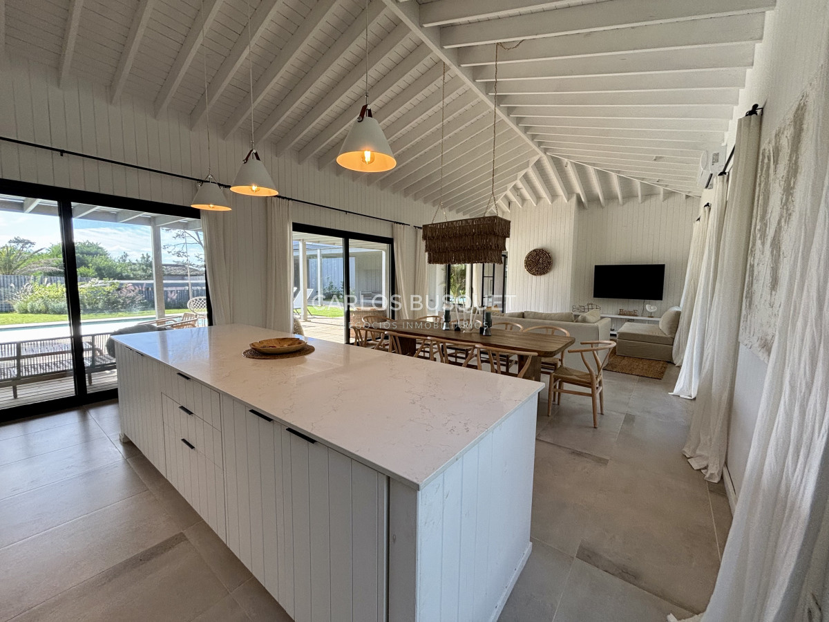 Casa ID.1035 - Casa a estrenar de 5 dormitorios en Jose Ignacio, Pinar del Faro