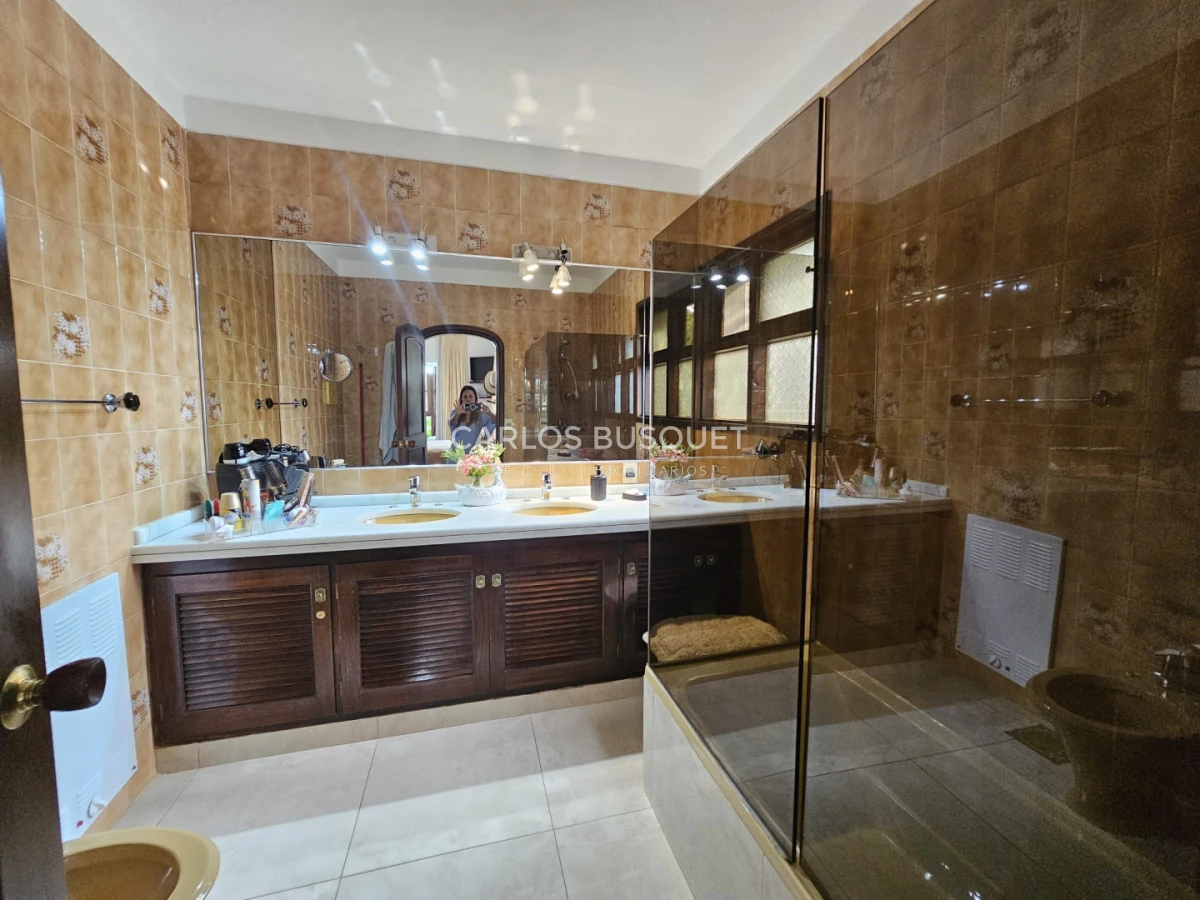 Casa ID.1513 - Gran casa en venta en zona comercial de Lugano San Rafael