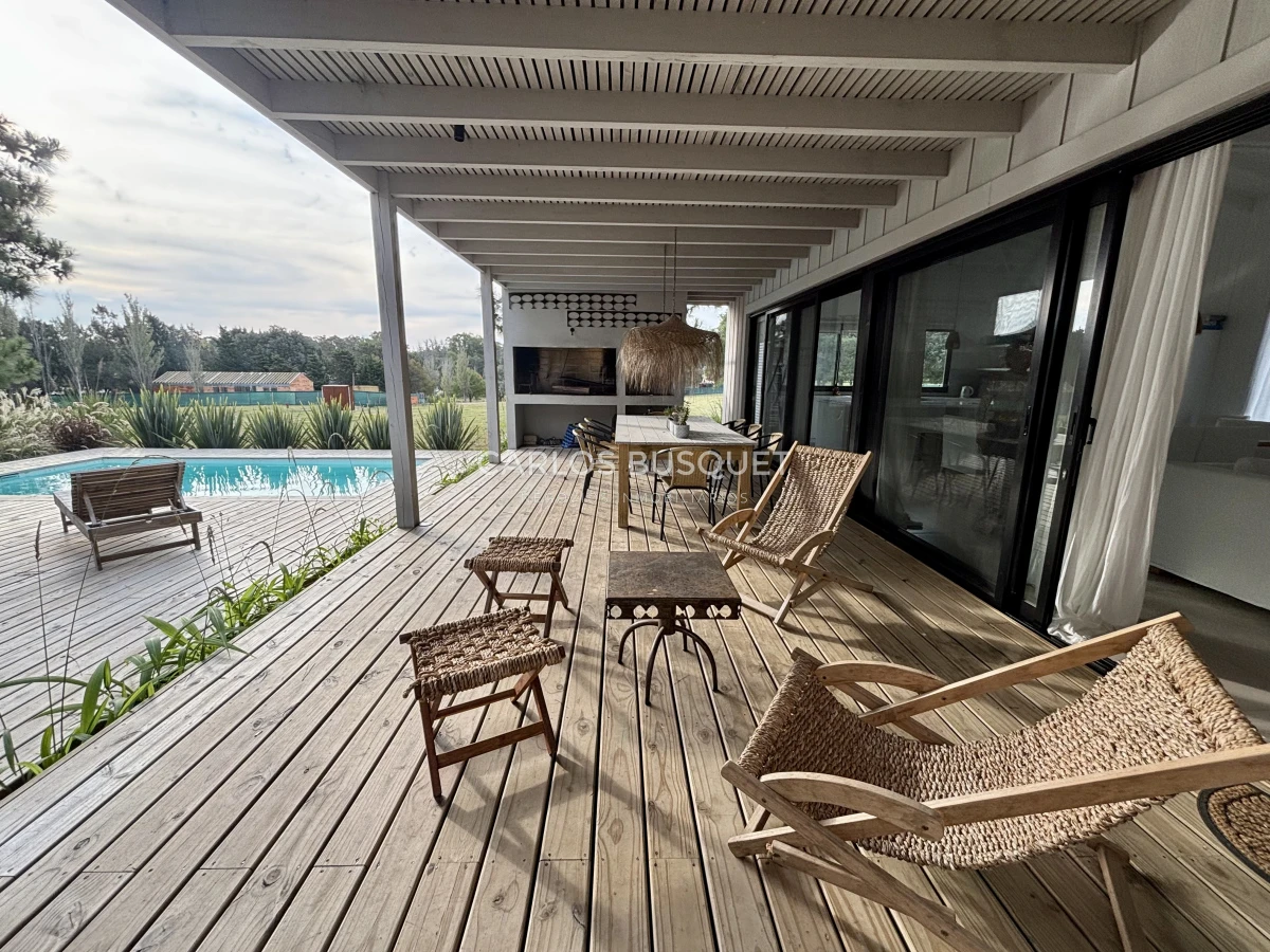 Casa ID.1094 - Casa en venta de 4 dormitorios en la Barra, Barrio Don Miguel 