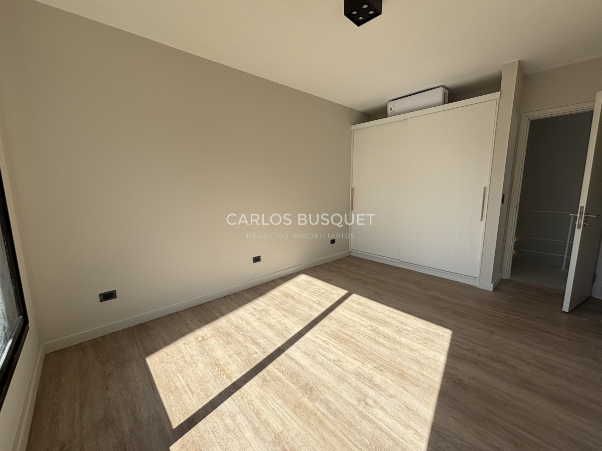 Casa ID.891 - Casa en venta de 4 dormitorios, en barrio cerrado, Rincon del Indio 