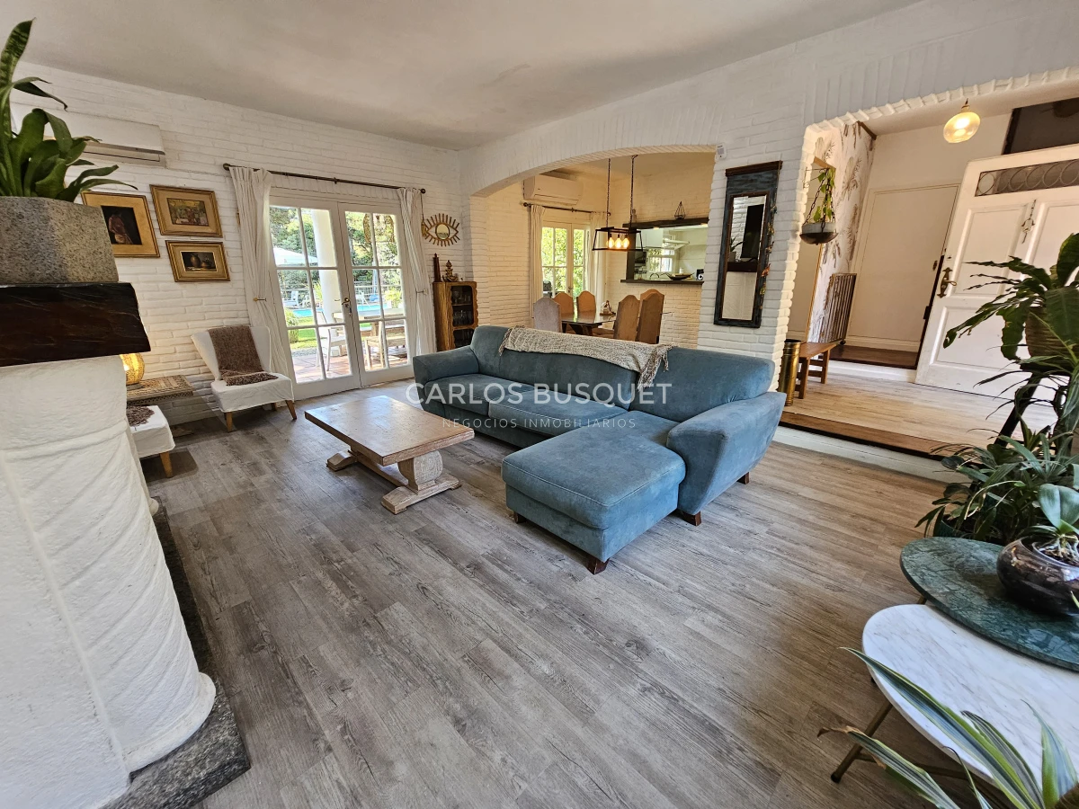 Casa ID.796 - Casa en alquiler temporal 4 dormitorios, Piscina Climatizada Punta Del Este, playa Brava 