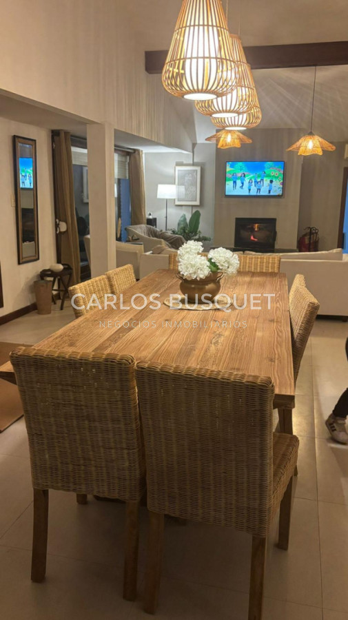 Casa ID.1807 - Alquiler temporal de casa 4 dormitorios con piscina en San Rafael Punta Del Este