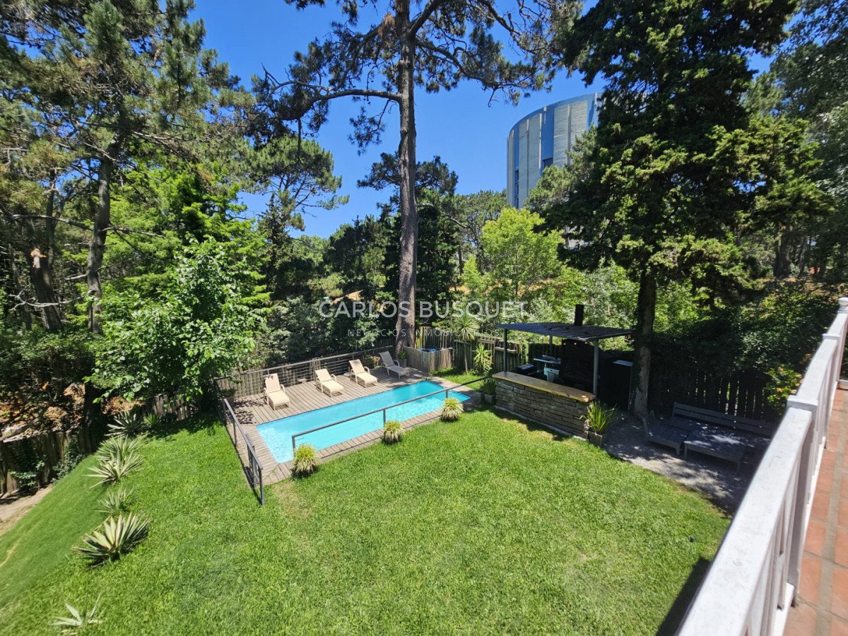 Casa ID.796 - Casa en alquiler temporal 4 dormitorios, Piscina Climatizada Punta Del Este, playa Brava 