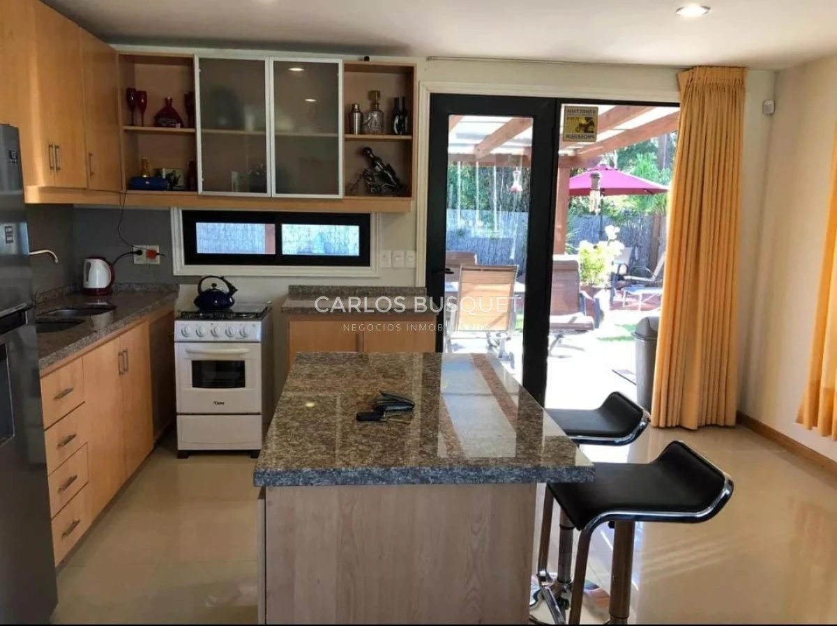 Casa ID.1041 - Casa en alquiler anual, Pinares