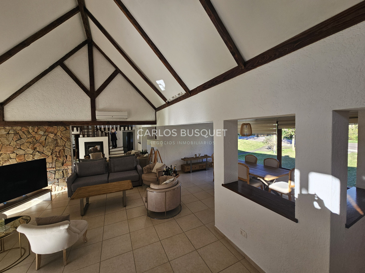 Casa ID.1306 - Espectacular casa en venta en Barrio Lugano Punta Del Este 4 dormitorios