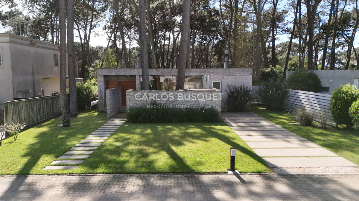 Casa ID.525 - Casa en venta de 4 dormitorios, en Rincon del Indio 