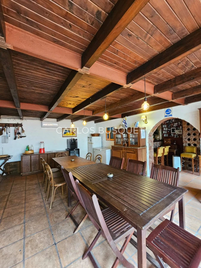 Casa ID.789 - Alquiler temporada casa de 5 dormitorios en playa Mansa.