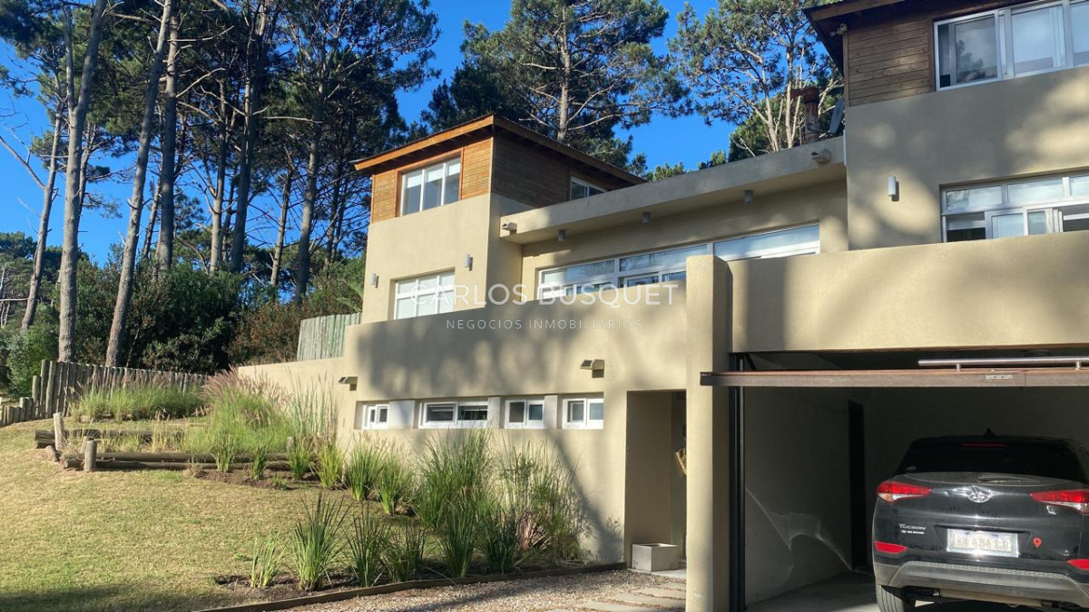 Casa ID.1456 - Casa en venta de 5 dormitorios en suite en José Ignacio, Barrio Pinar del Faro