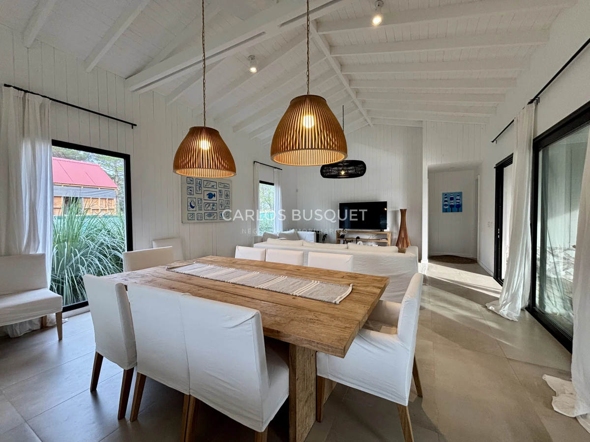 Casa ID.1094 - Casa en venta de 4 dormitorios en la Barra, Barrio Don Miguel 