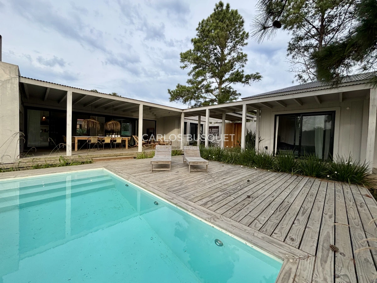 Casa ID.1094 - Casa en venta de 4 dormitorios en la Barra, Barrio Don Miguel 