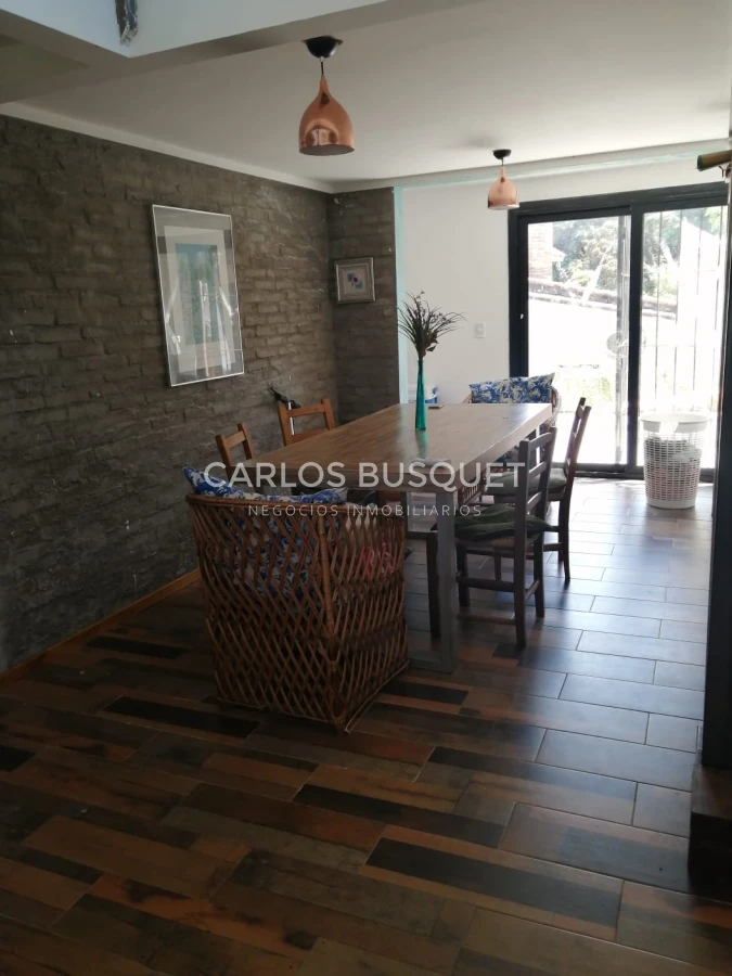 Casa ID.1040 - Casa en venta de 3 dormitorios en Pinares con Piscina