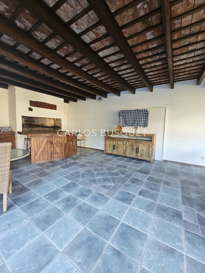 Casa ID.1306 - Casa en venta de 4 dormitorios en Lugano Punta Del Este
