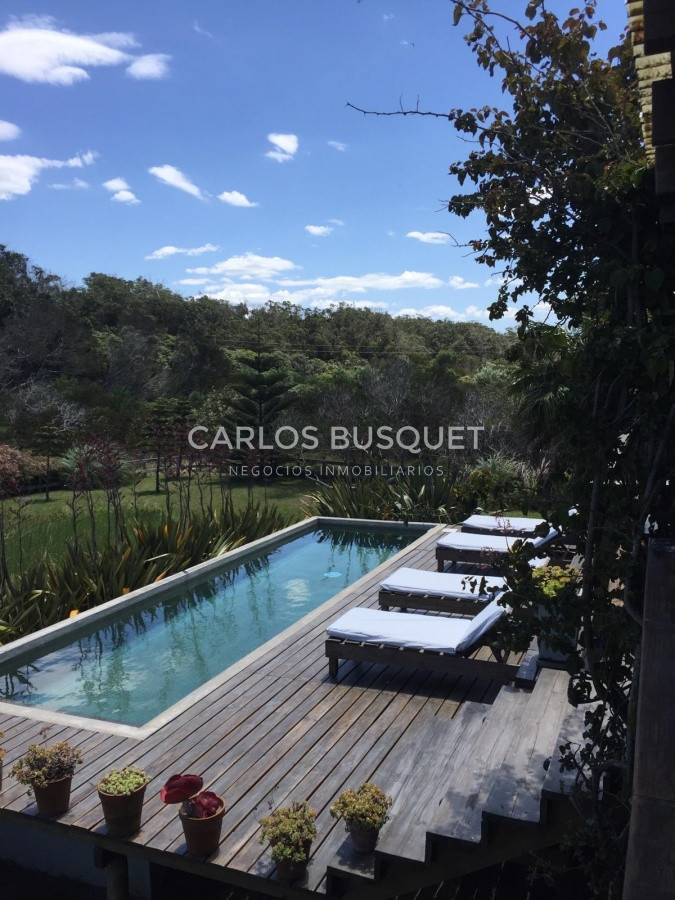 Casa ID.137 - Espectacular Casa en venta de 4 dormitorios, frente al mar en Santa Monica!