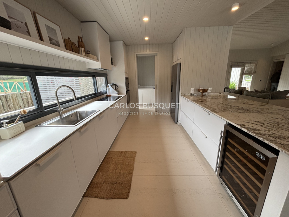 Casa ID.1655 - Casa en venta de 5 dormitorios en suite en Pinar del Faro, José Ignacio