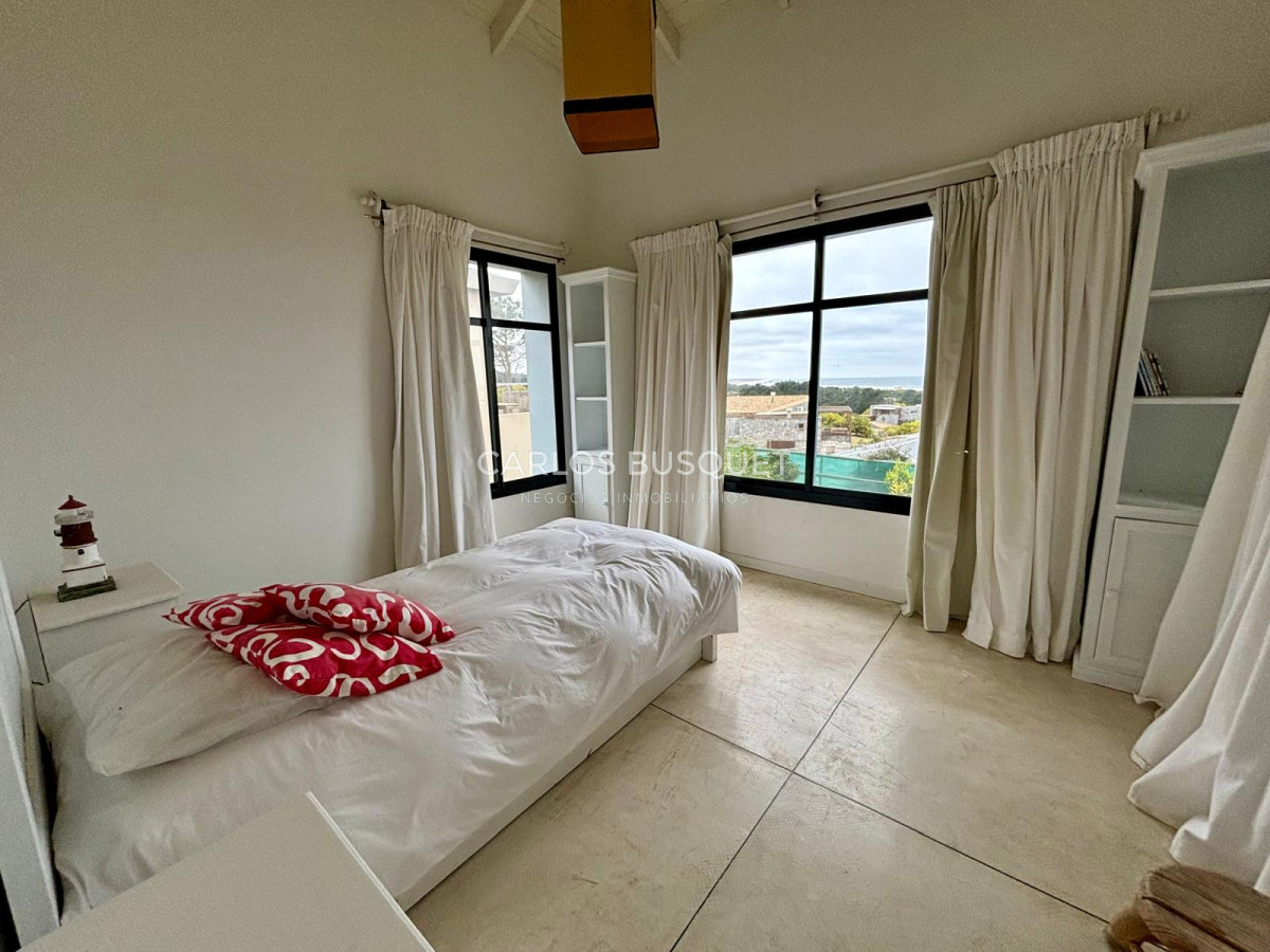 Casa ID.721 - Casa en alquiler temporal de 5 dormitorios en Club de Mar, Jose Ignacio 