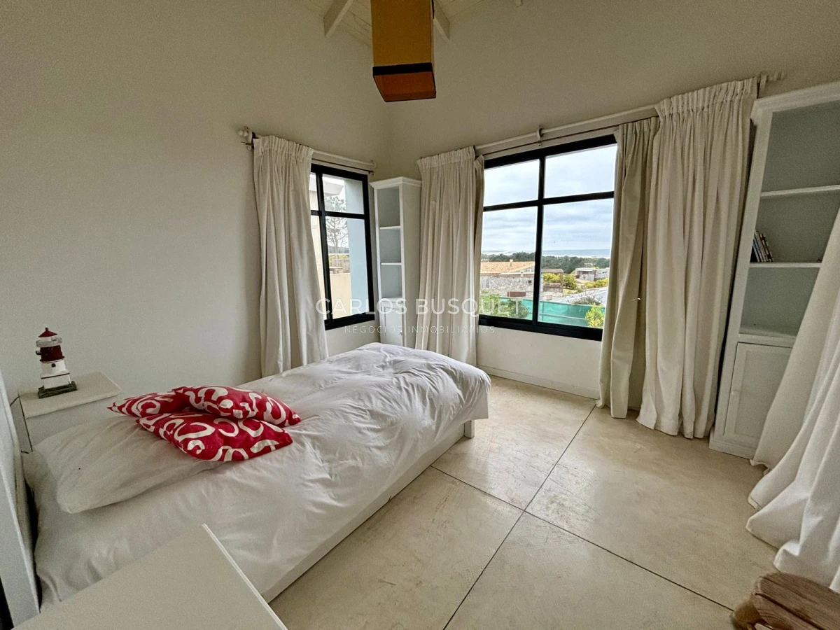 Casa ID.721 - Casa en alquiler temporal de 5 dormitorios en Club de Mar, Jose Ignacio 