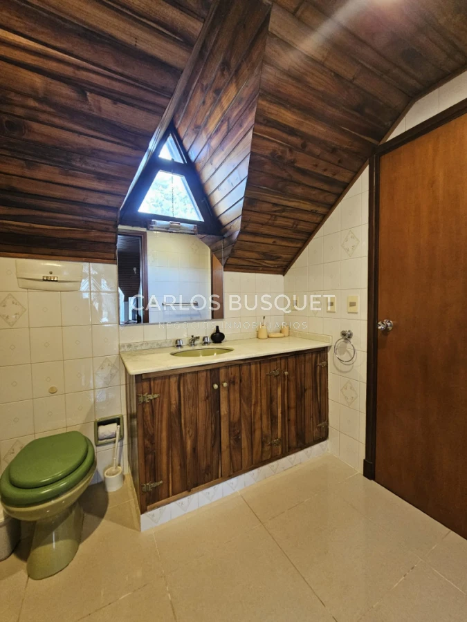 Casa ID.1513 - Gran casa en venta en zona comercial de Lugano San Rafael