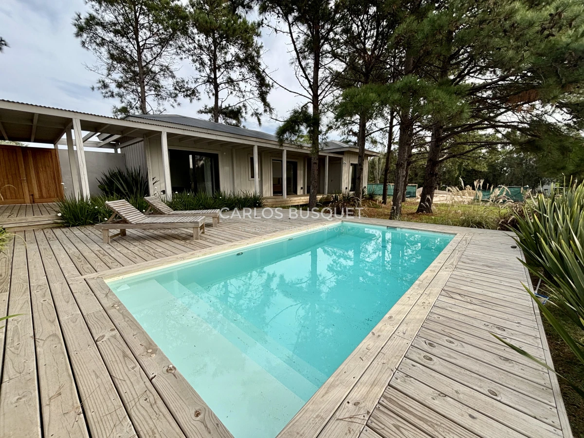 Casa ID.1094 - Casa en venta de 4 dormitorios en la Barra, Barrio Don Miguel 