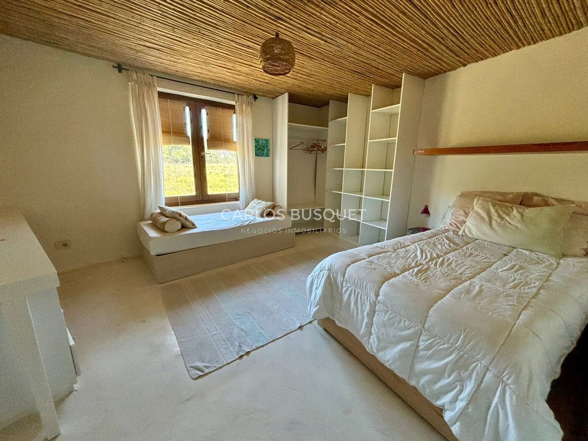 Casa ID.419 - Chacra en venta con casa de 4 dormitorios, en Camino Medellin, sobre el arroyo! 