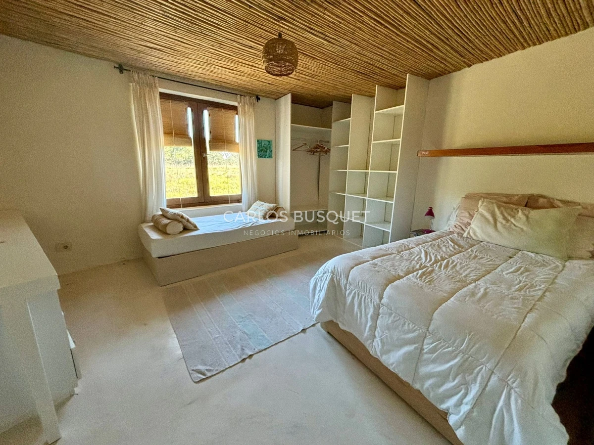 Casa ID.419 - Chacra en venta con casa de 4 dormitorios, en Camino Medellin.