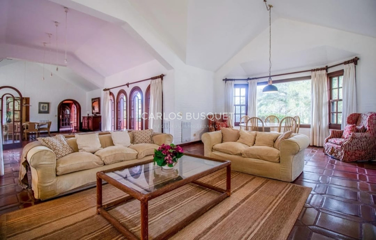 Casa ID.1297 - Espectacular mansion en barrio Berverly hills en venta Punta del este