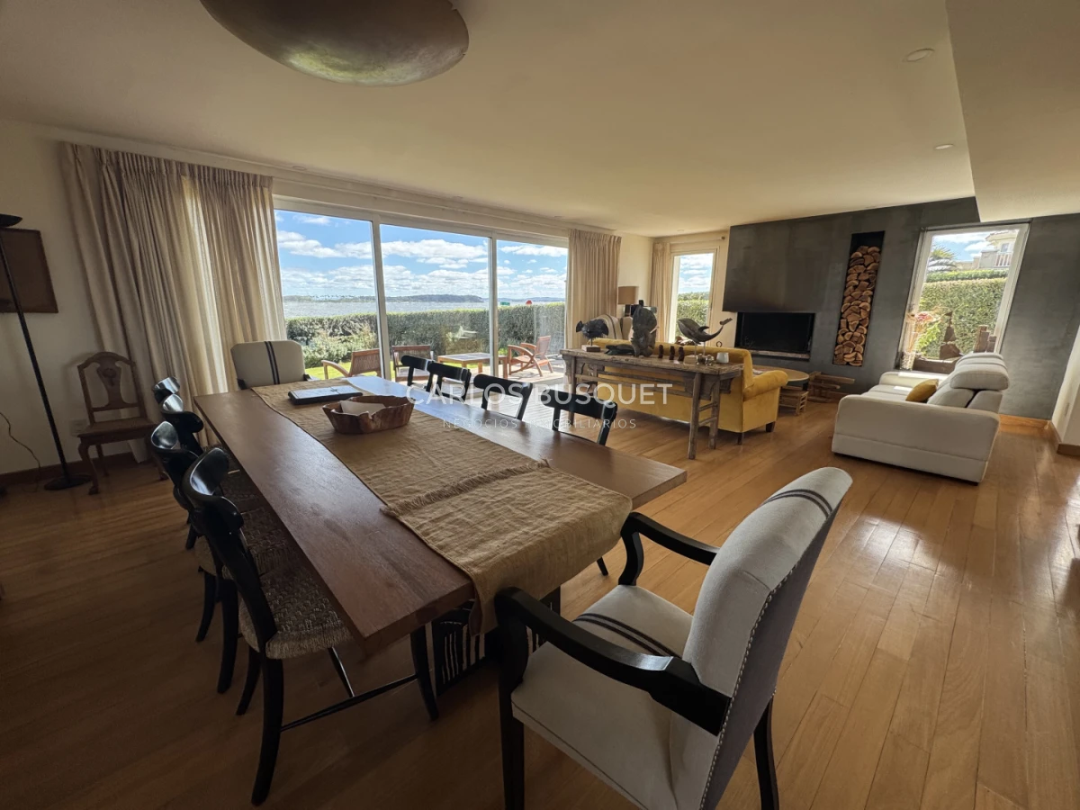 Casa ID.1808 - Casa de 4 dormitorios en venta en Peninsula