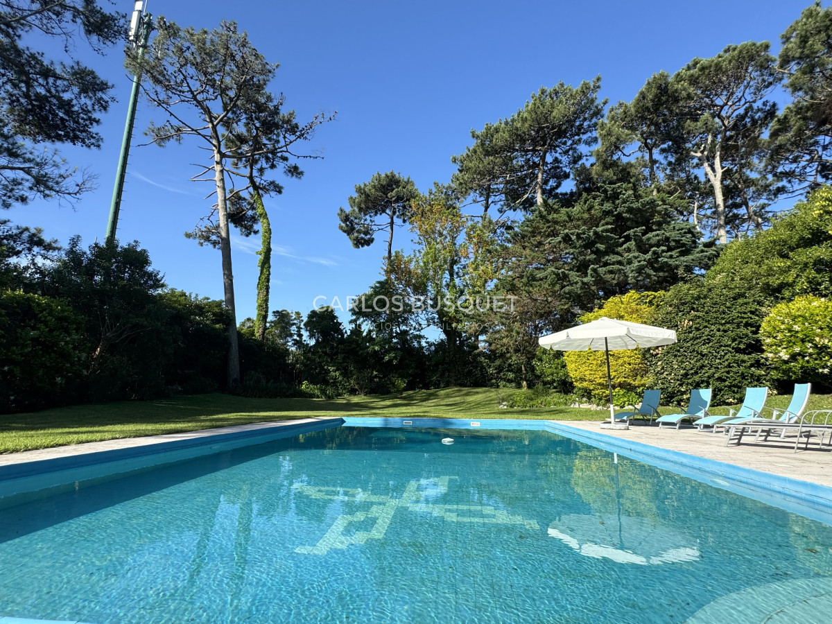 Casa ID.753 - Casa en venta de 6 dormitorios en Playa Mansa